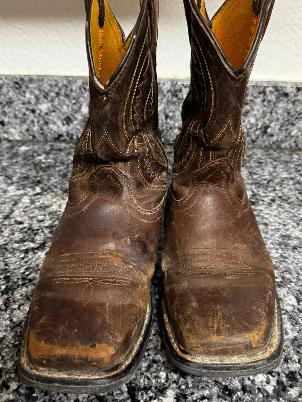 ARIAT kids workhog XT coil western boots  youth size 4 square toe boys